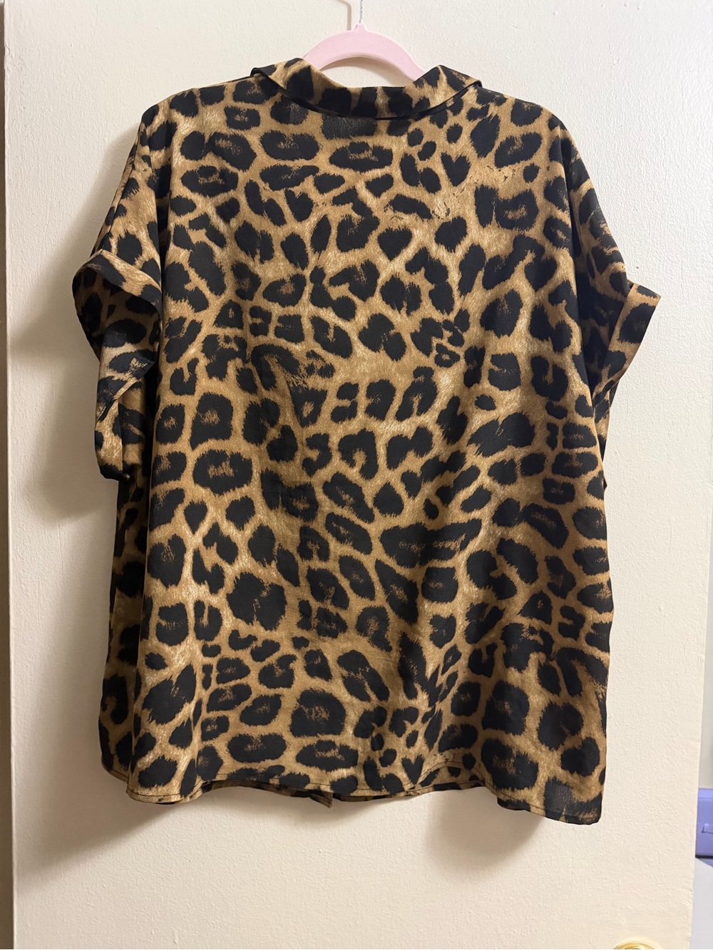 SHEIN plus Leopard Print Shirt with Batwing Sleeves and Front Buttons - Picture 3 of 4